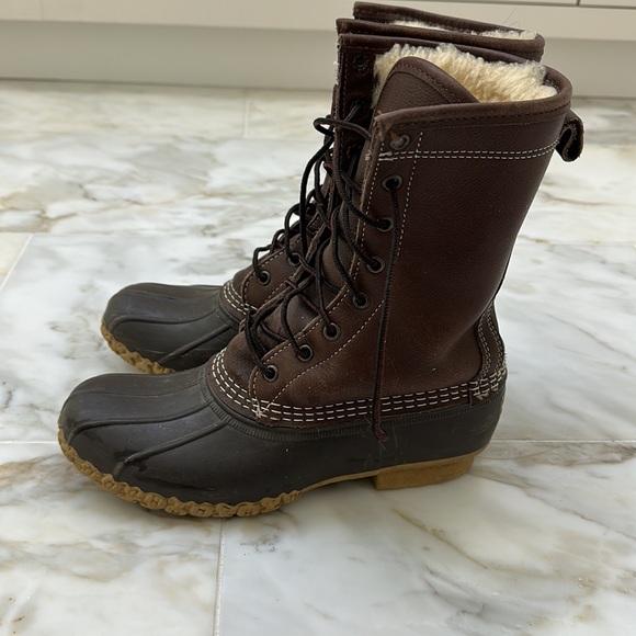 L.L. Bean Shearling Lined Bean Boots - Picture 4 of 7